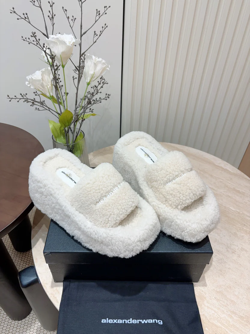 WOMEN'S SHEEPSKIN FUR PLATFORM SLIPPERS