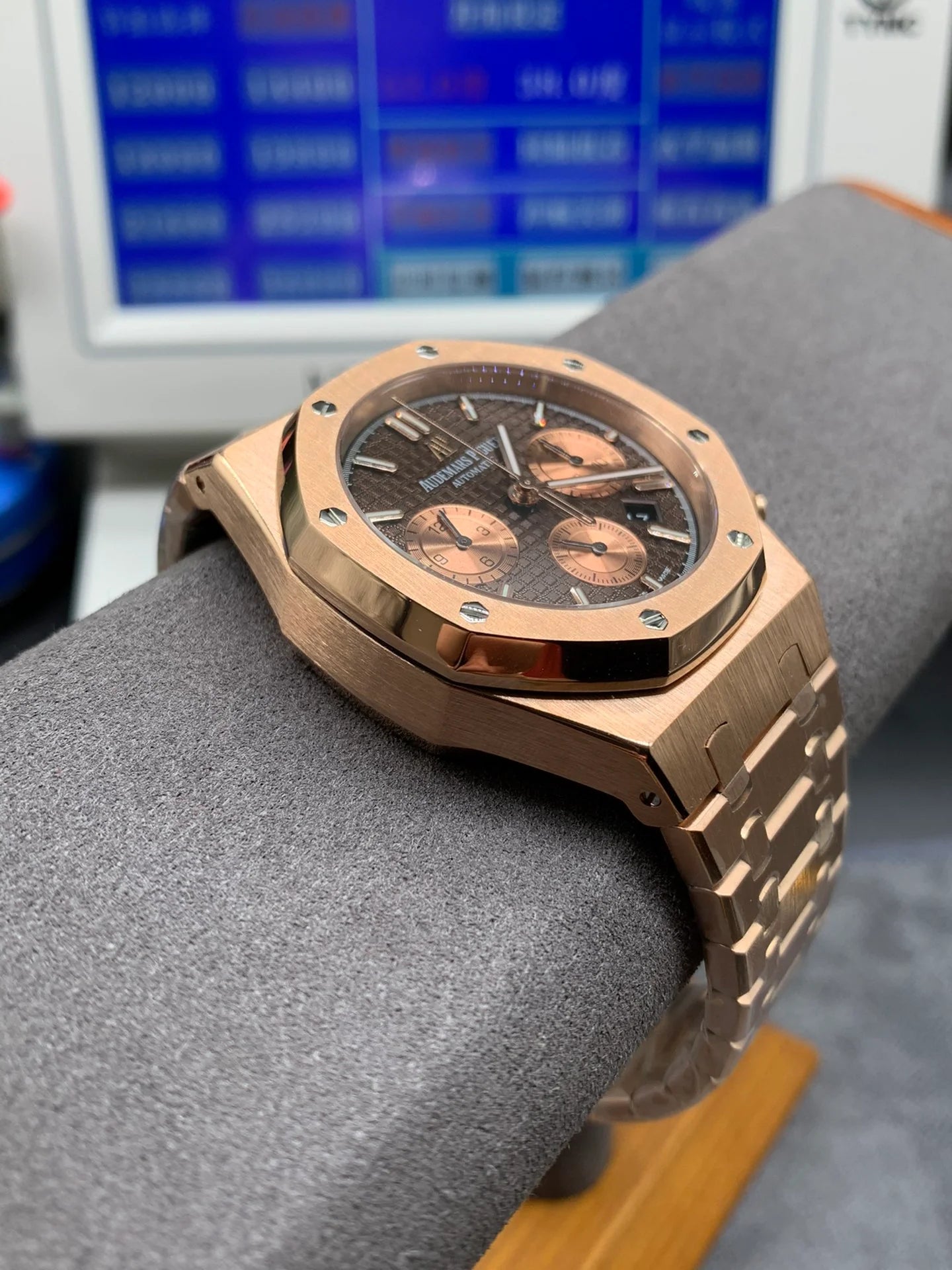 Rose Gold Chronograph Automatic Watch 41 mm