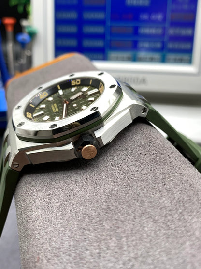 Green Diver Automatic Watch 42 mm