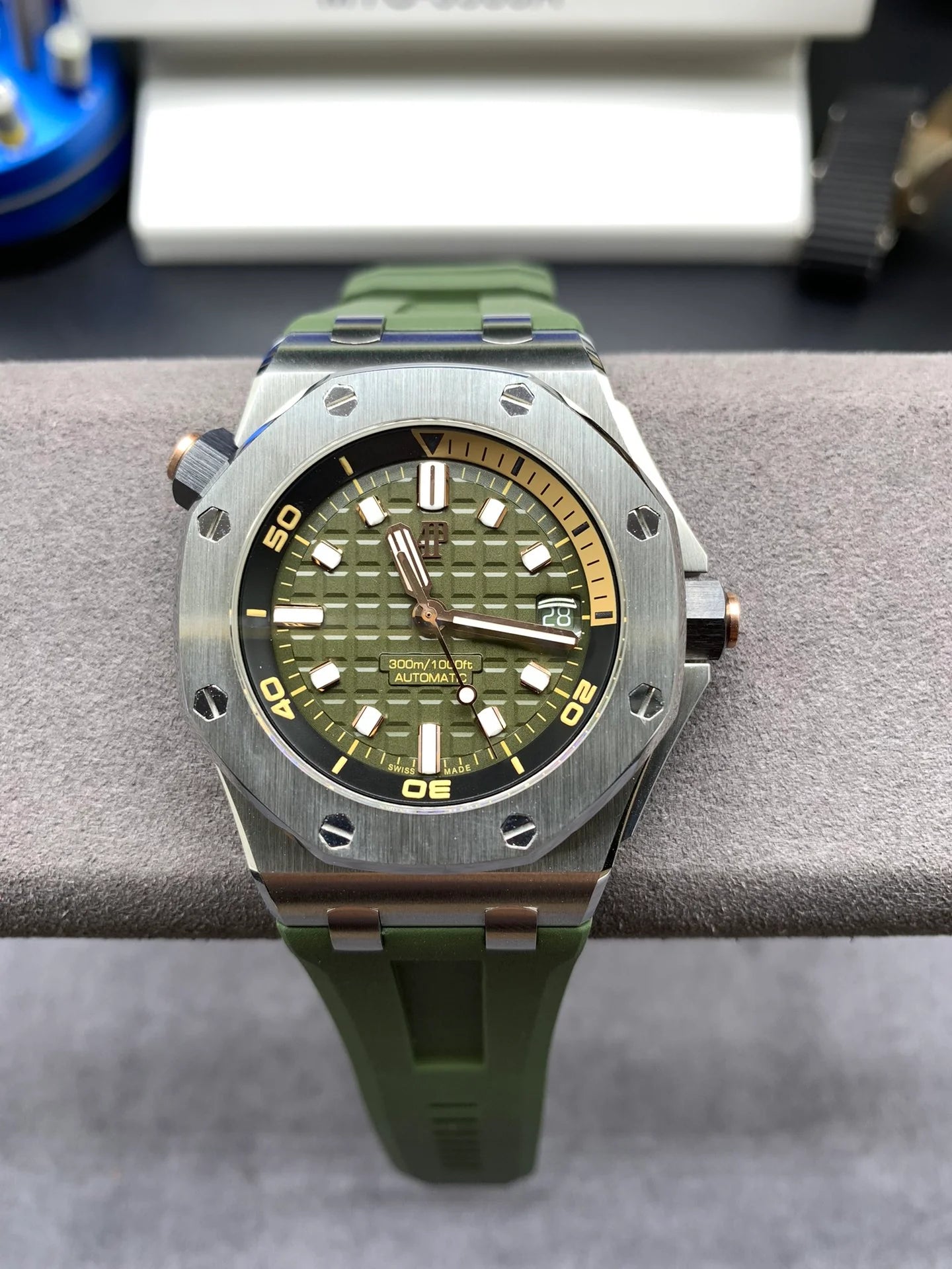 Green Diver Automatic Watch 42 mm