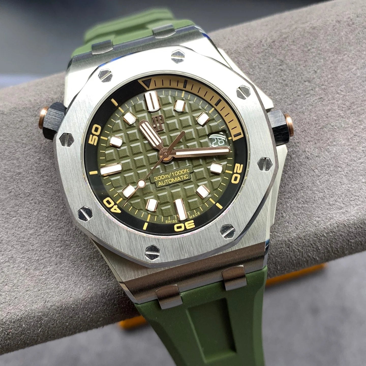 Green Diver Automatic Watch 42 mm