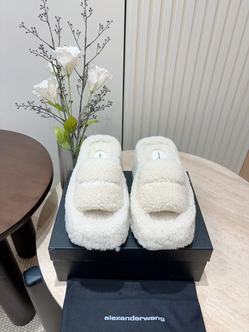 WOMEN'S SHEEPSKIN FUR PLATFORM SLIPPERS