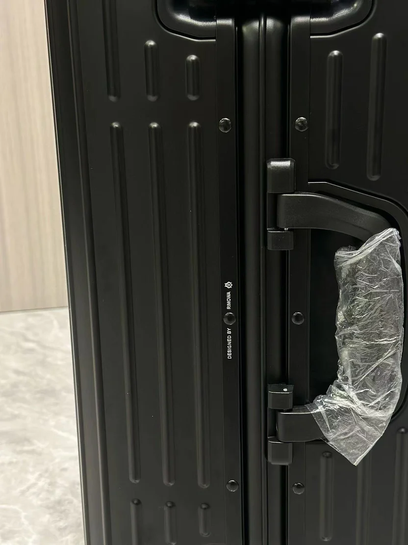 PREMIUM ALUMINIUM TRAVEL LUGGAGE 925