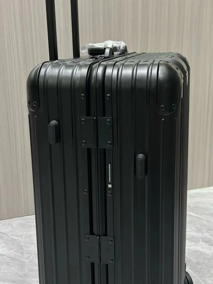 PREMIUM ALUMINIUM TRAVEL LUGGAGE 925