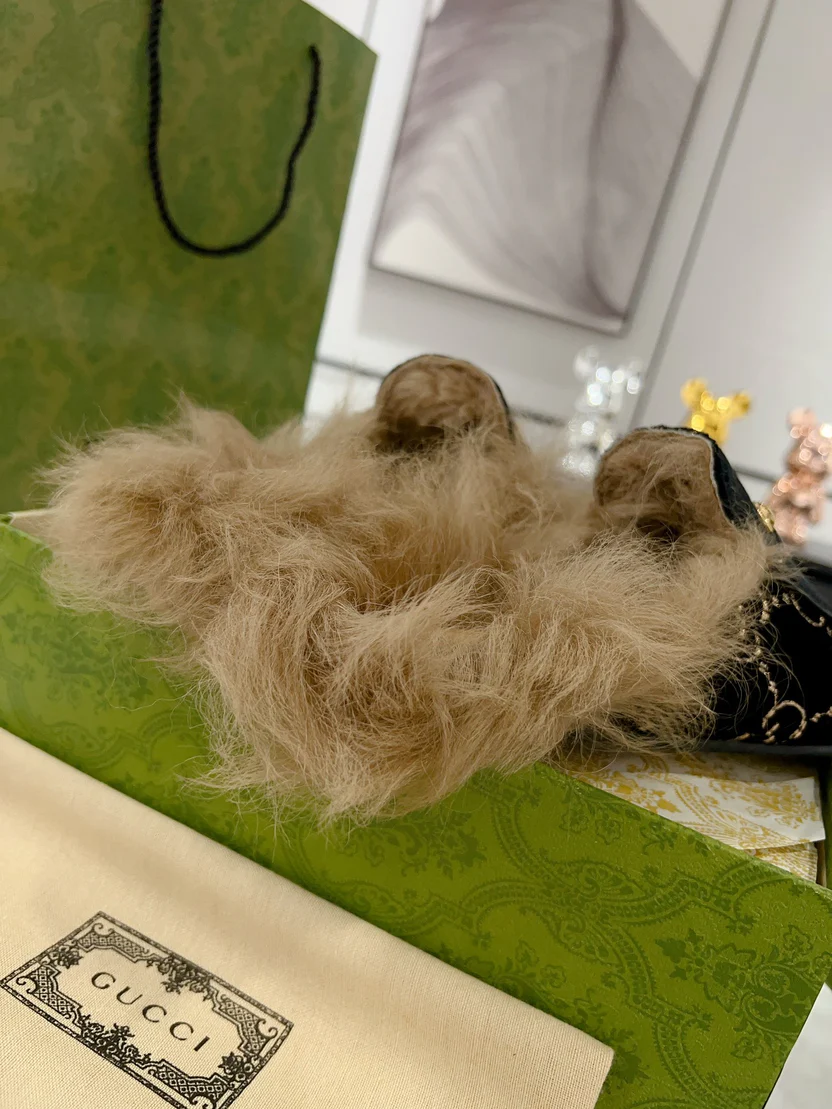 WOMEN'S TOSCANA SHEARLING SLIPPERS