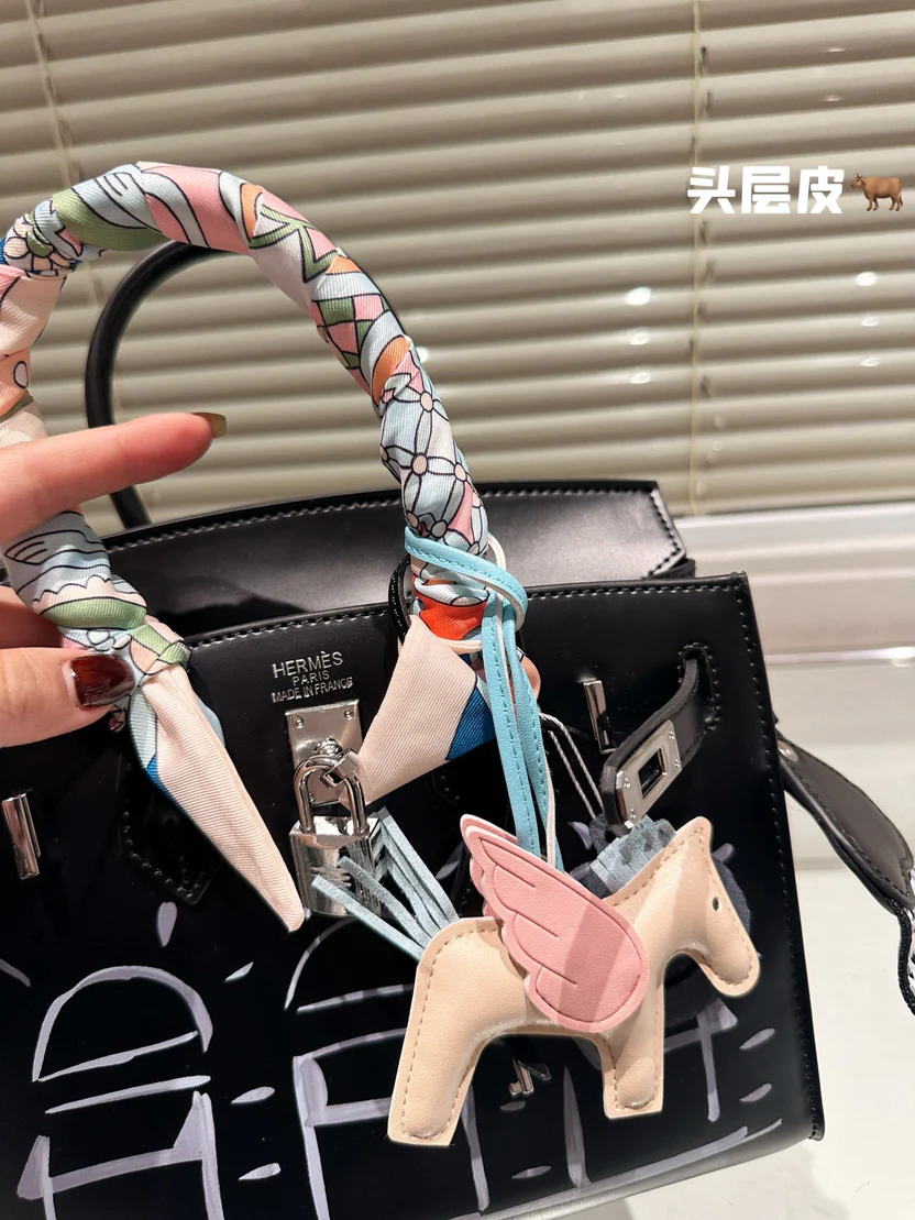 25 LITCHI LEATHER PREMIUM EDITION