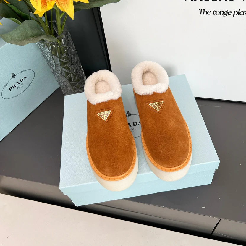 WOMEN'S SHEARLING SLIPPERS