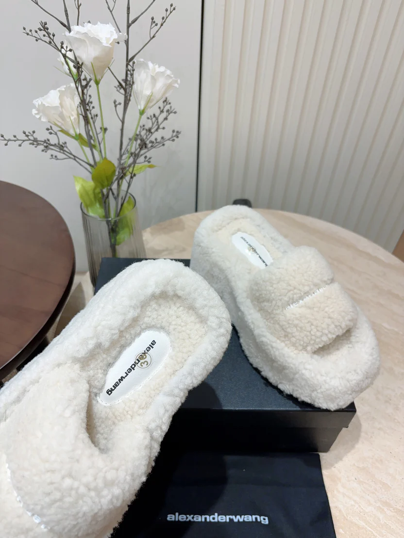 WOMEN'S SHEEPSKIN FUR PLATFORM SLIPPERS