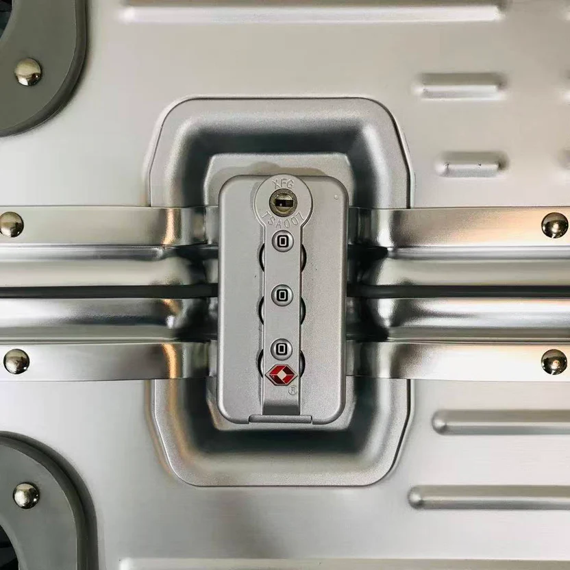 PREMIUM ALUMINUM TRAVEL LUGGAGE 925