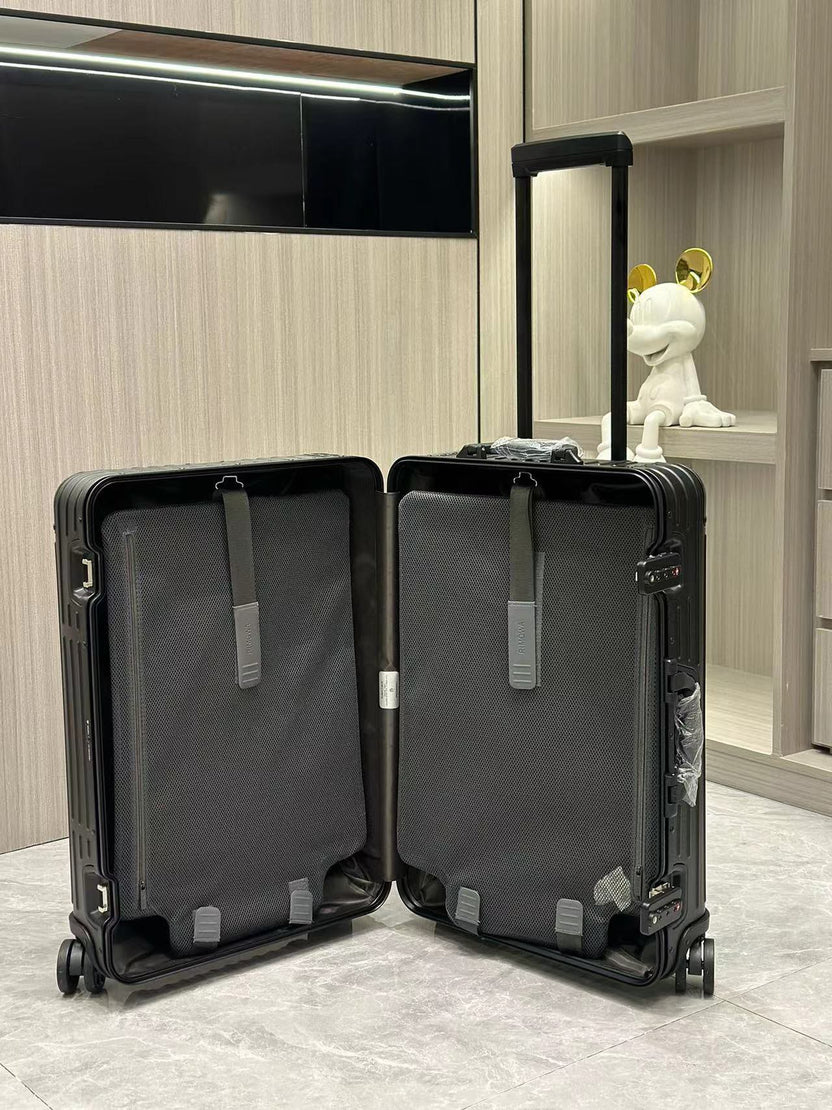 PREMIUM ALUMINIUM TRAVEL LUGGAGE 925