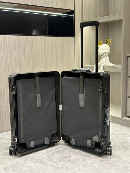 PREMIUM ALUMINIUM TRAVEL LUGGAGE 925