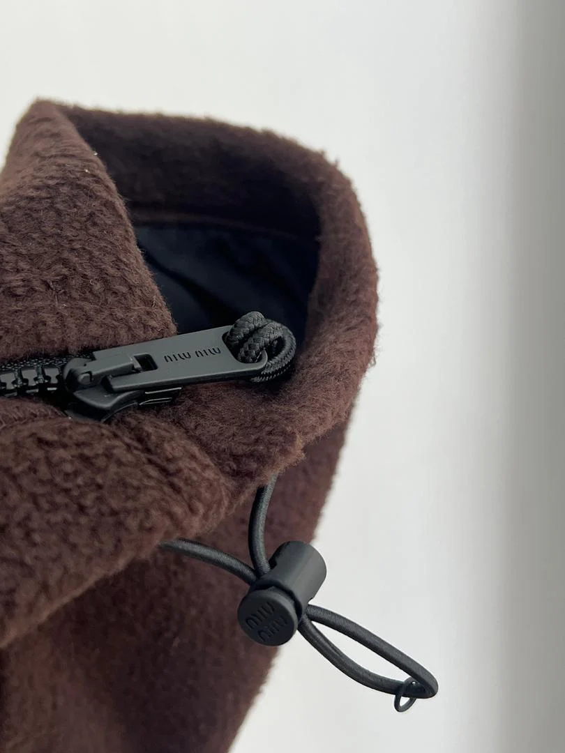 WOMEN'S ZIP UP JACKET