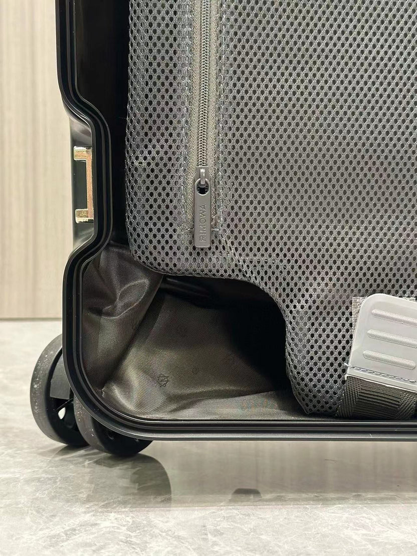 PREMIUM ALUMINIUM TRAVEL LUGGAGE 925