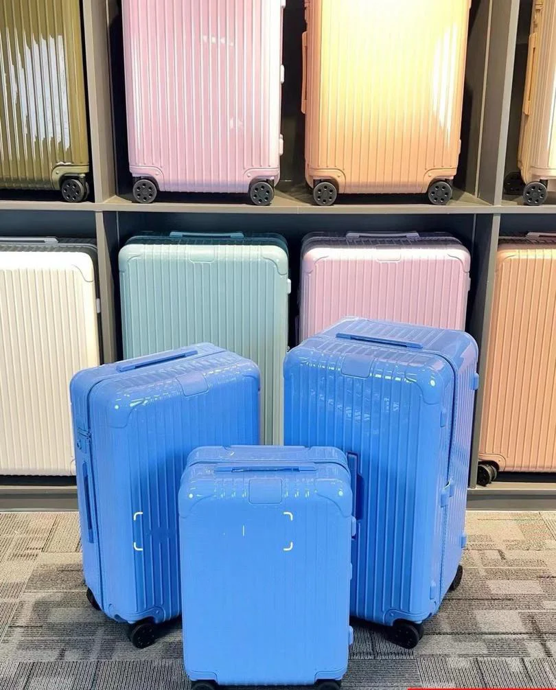 PREMIUM ALUMINIUM TRAVEL LUGGAGE 925