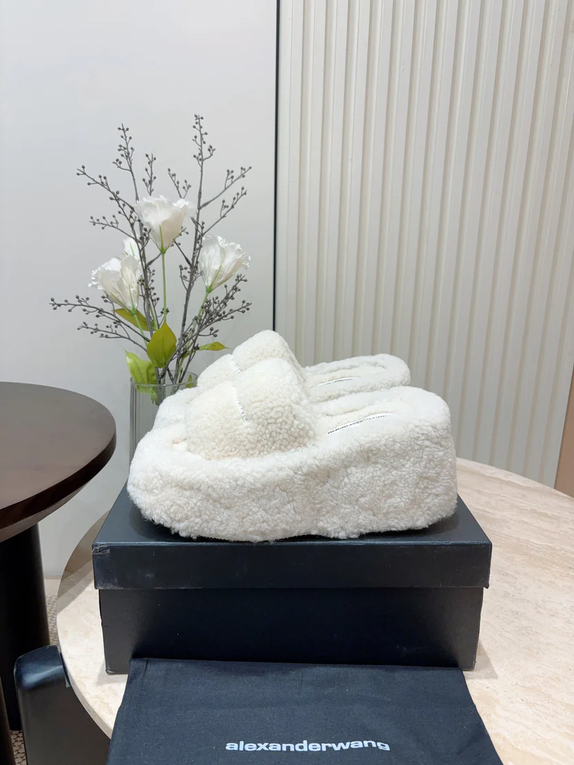WOMEN'S SHEEPSKIN FUR PLATFORM SLIPPERS
